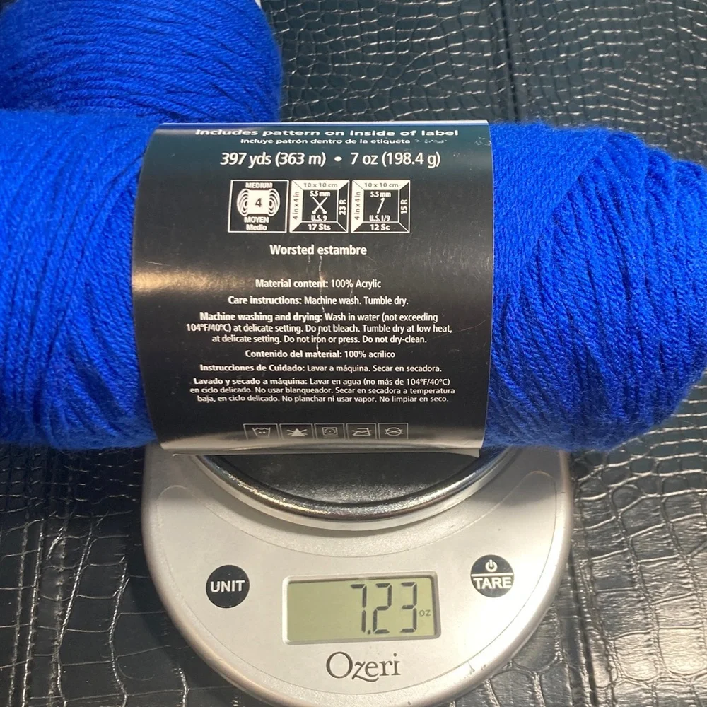 3 NWT (1191 yards total) Mainstays 100% Acrylic Vibrant Blue Yarn Medium Worsted - Picture 3 of 6